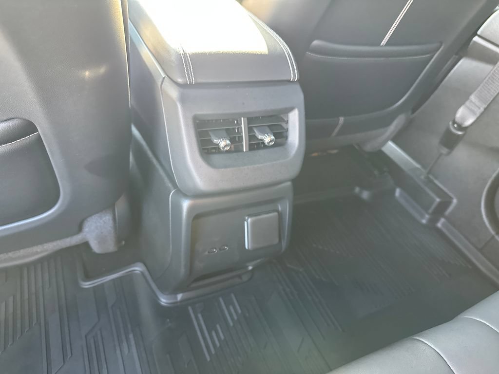 Certified 2025 Cadillac Optiq Sport 1 w/ LPO, Floor Liner Package AWD/4WD image 35