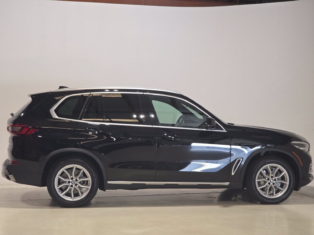 Used 2021 BMW X5 xDrive40i w/ Premium Package 2 AWD/4WD image 4