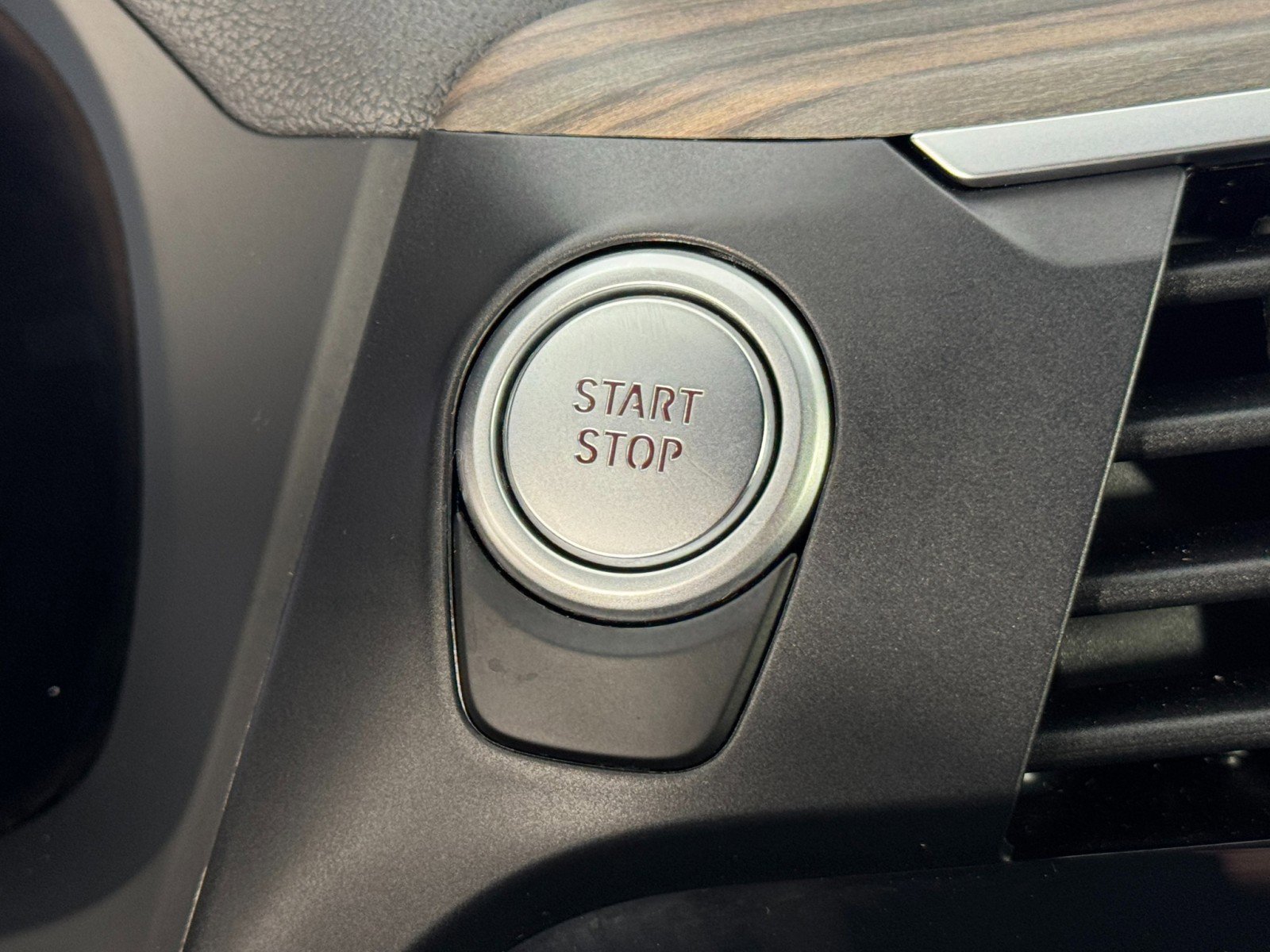 Used 2021 BMW X3 xDrive30e w/ Executive Package image 23