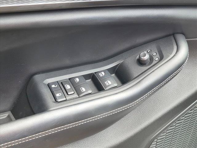 Used 2023 Jeep Grand Cherokee Laredo w/ Trailer Tow Prep Group (B) AWD/4WD image 11