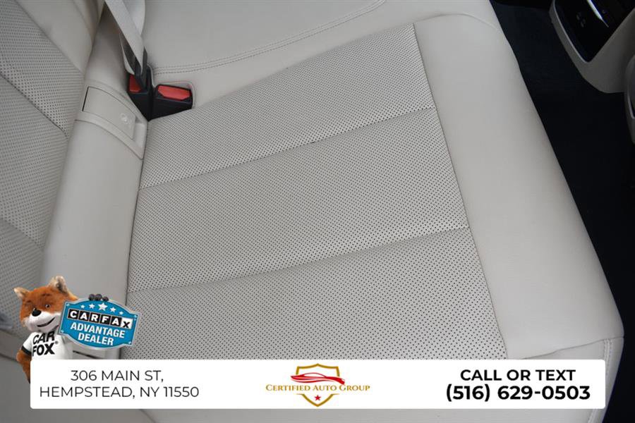 Used 2022 BMW 330e w/ Premium Package image 27