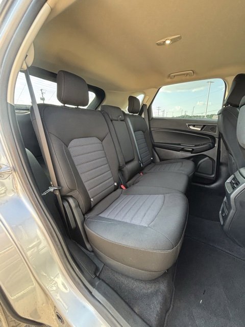 Used 2021 Ford Edge SE image 16