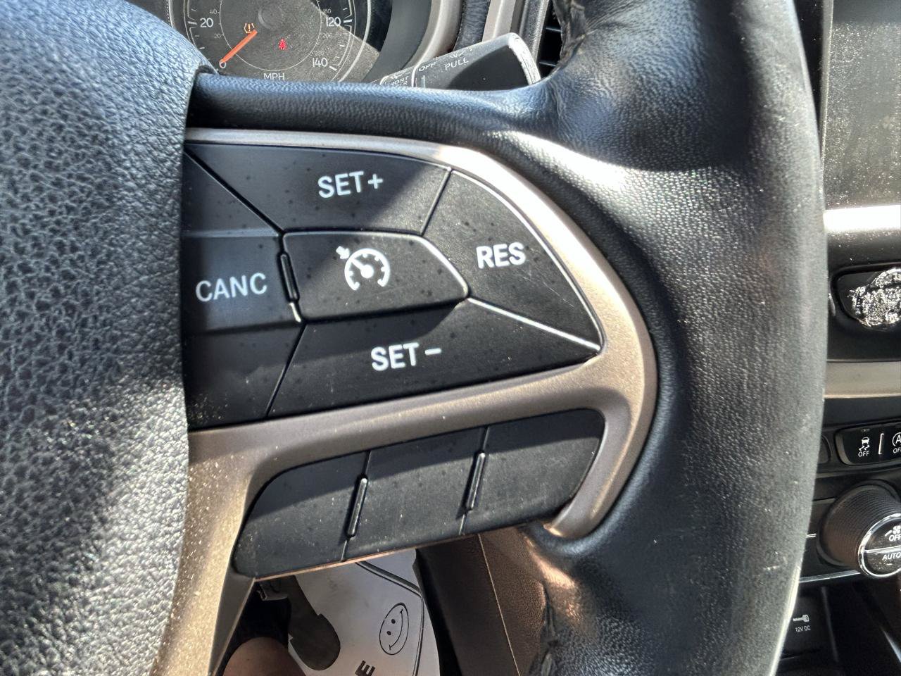 Used 2015 Jeep Cherokee Limited AWD/4WD image 19
