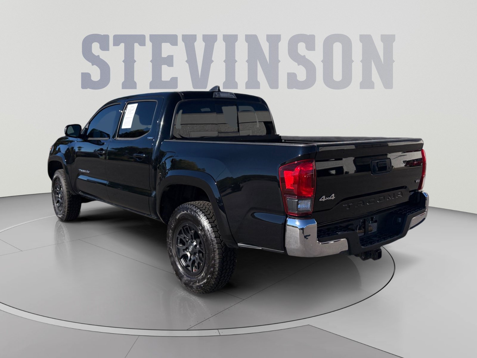 Used 2020 Toyota Tacoma SR5 AWD/4WD image 3