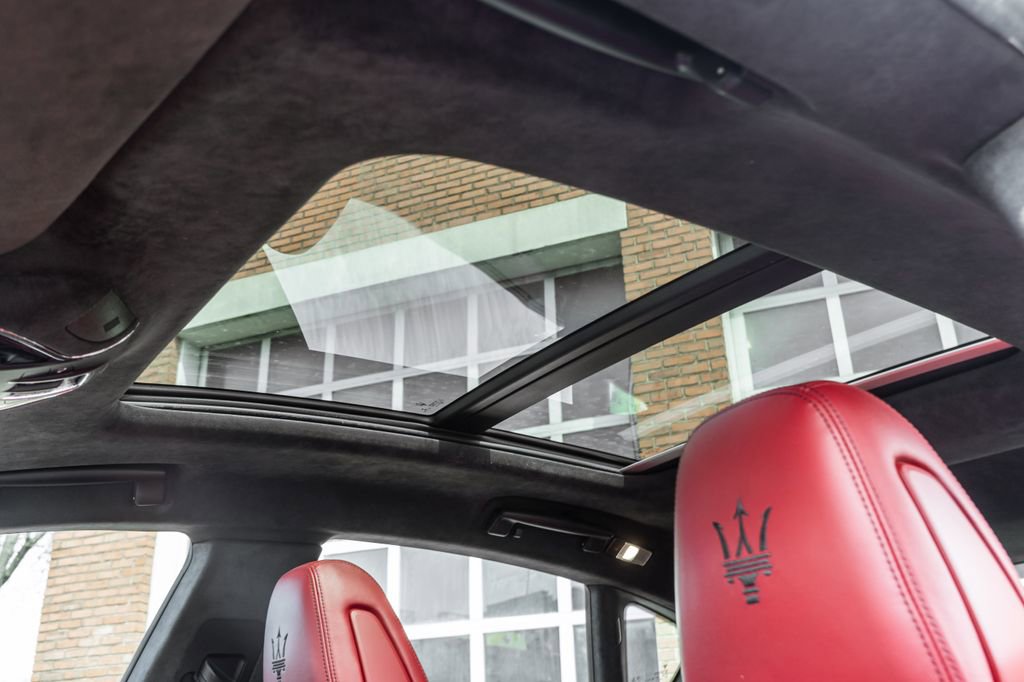 Used 2022 Maserati Levante GT image 12