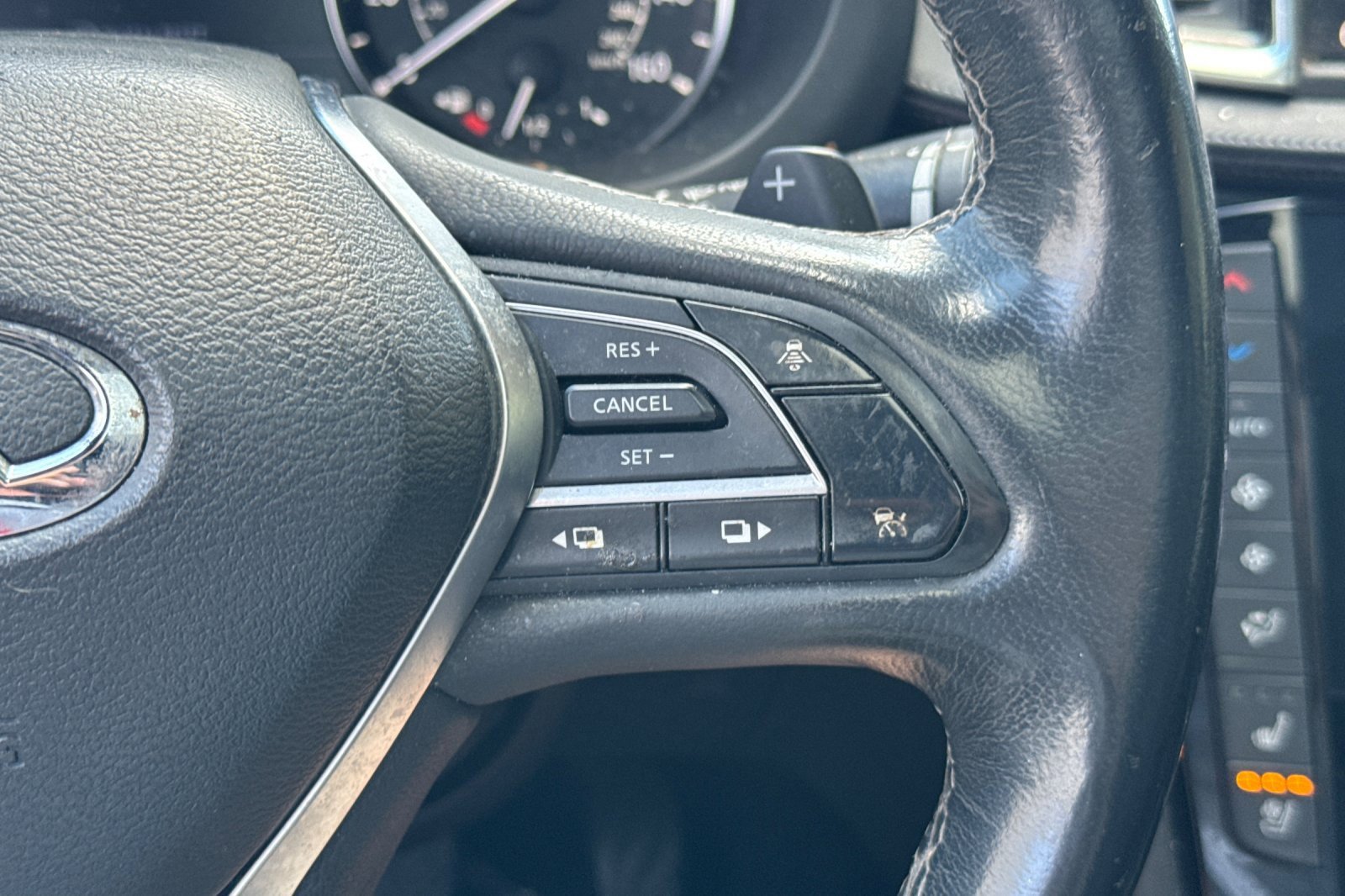 Used 2019 INFINITI QX50 Essential w/ Sensory Package image 38