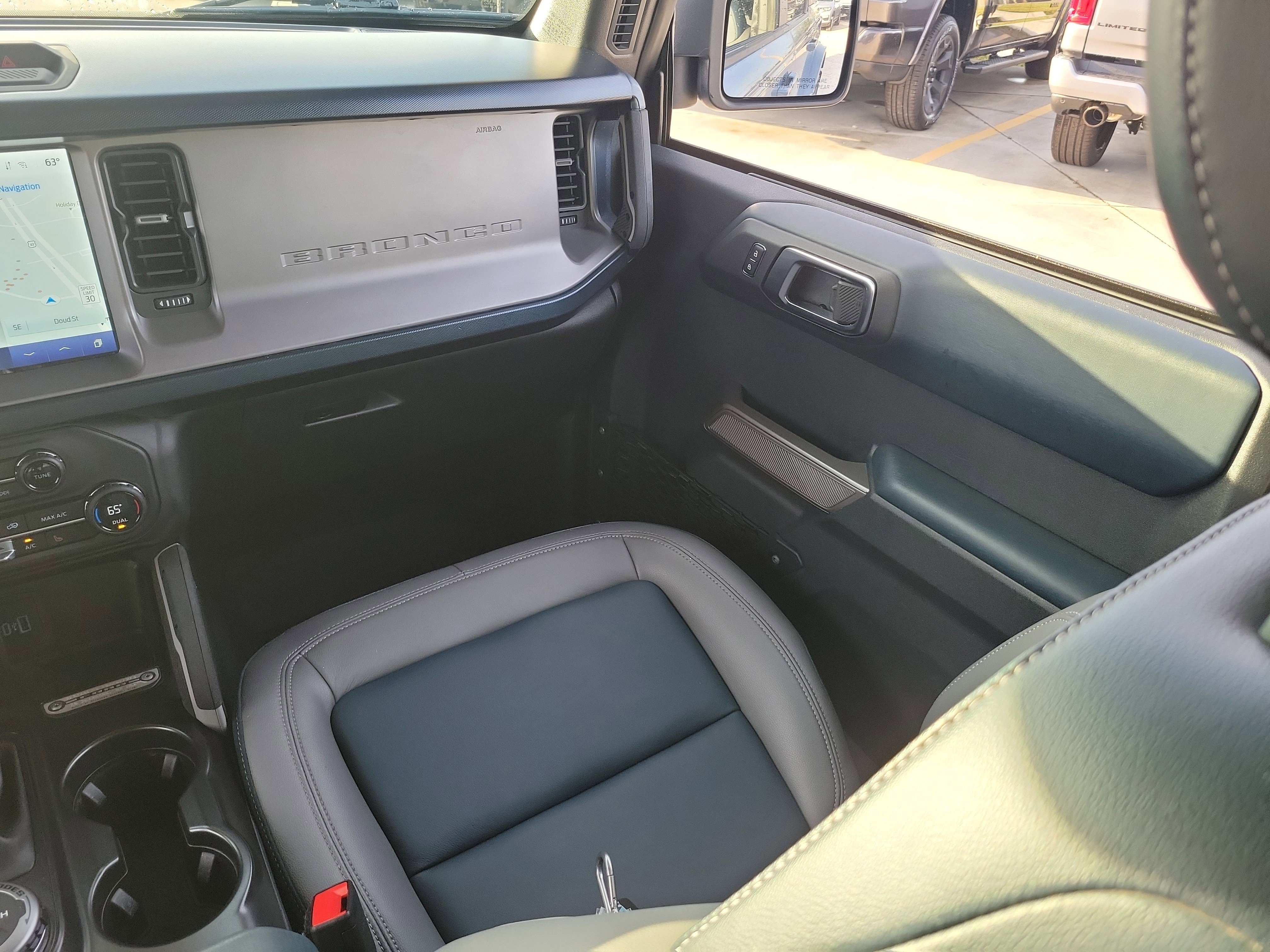 Used 2023 Ford Bronco Outer Banks image 16