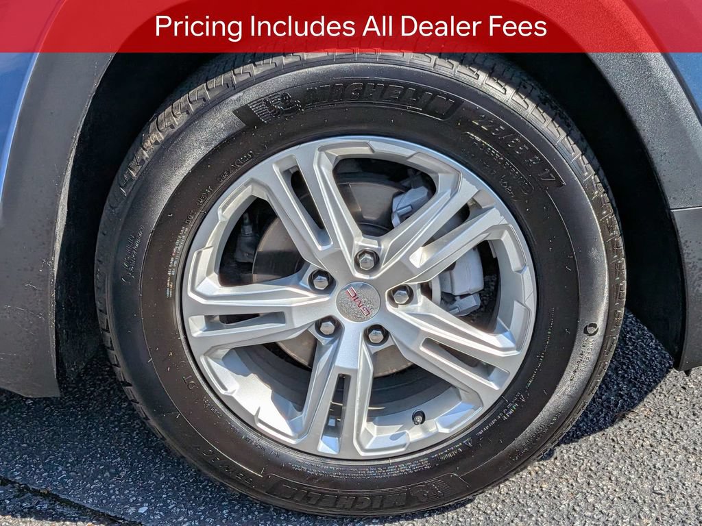Used 2024 GMC Terrain SLE w/ Driver Convenience Package FWD image 11