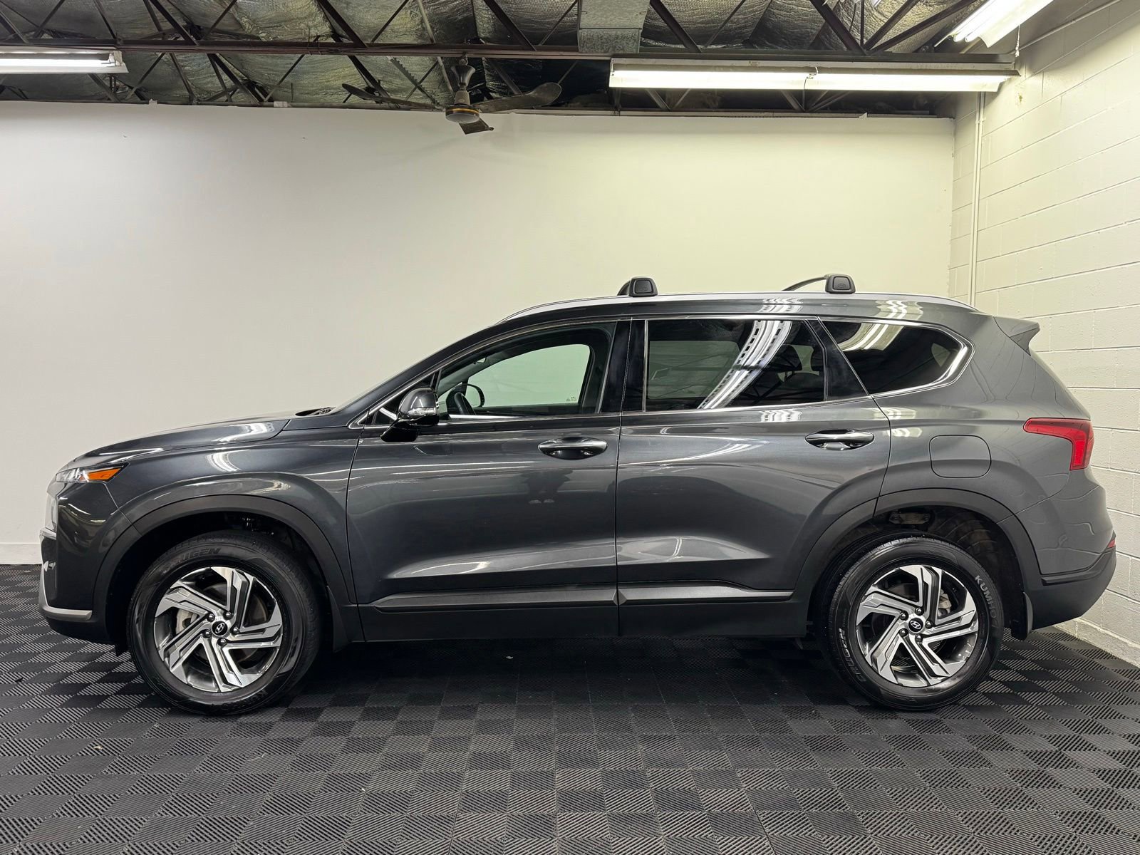 Used 2023 Hyundai Santa Fe SEL AWD/4WD image 3