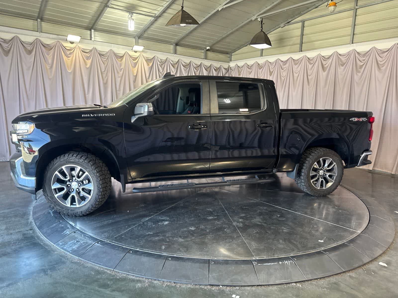 Used 2021 Chevrolet Silverado 1500 LT AWD/4WD image 8