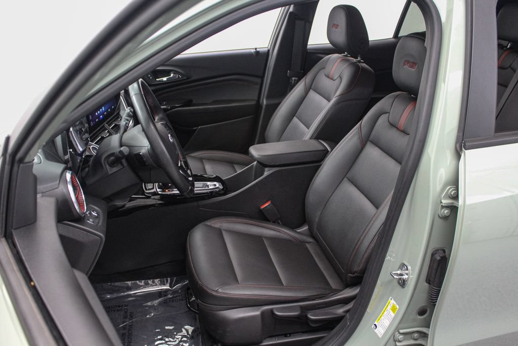 Used 2024 Chevrolet Trax RS w/ Driver Confidence Package FWD image 15