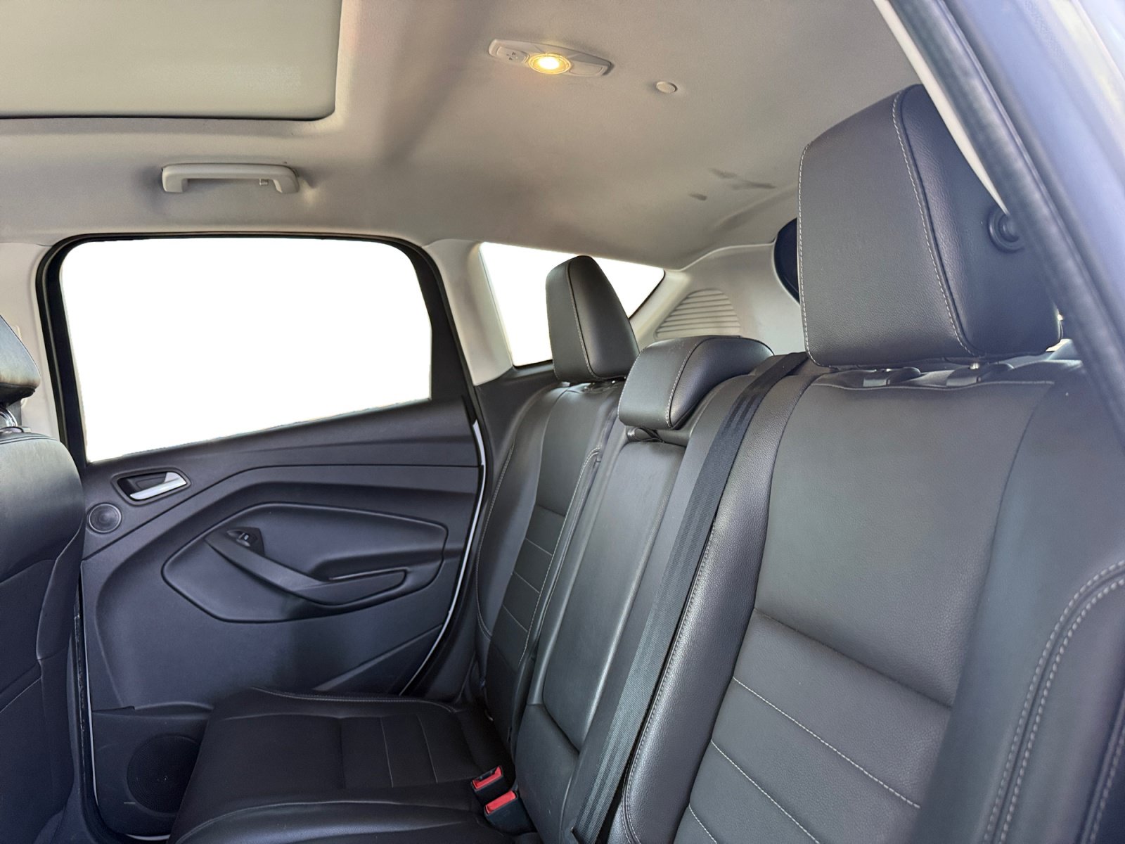 Used 2016 Ford C-MAX Energi SEL w/ Equipment Group 302A FWD image 11