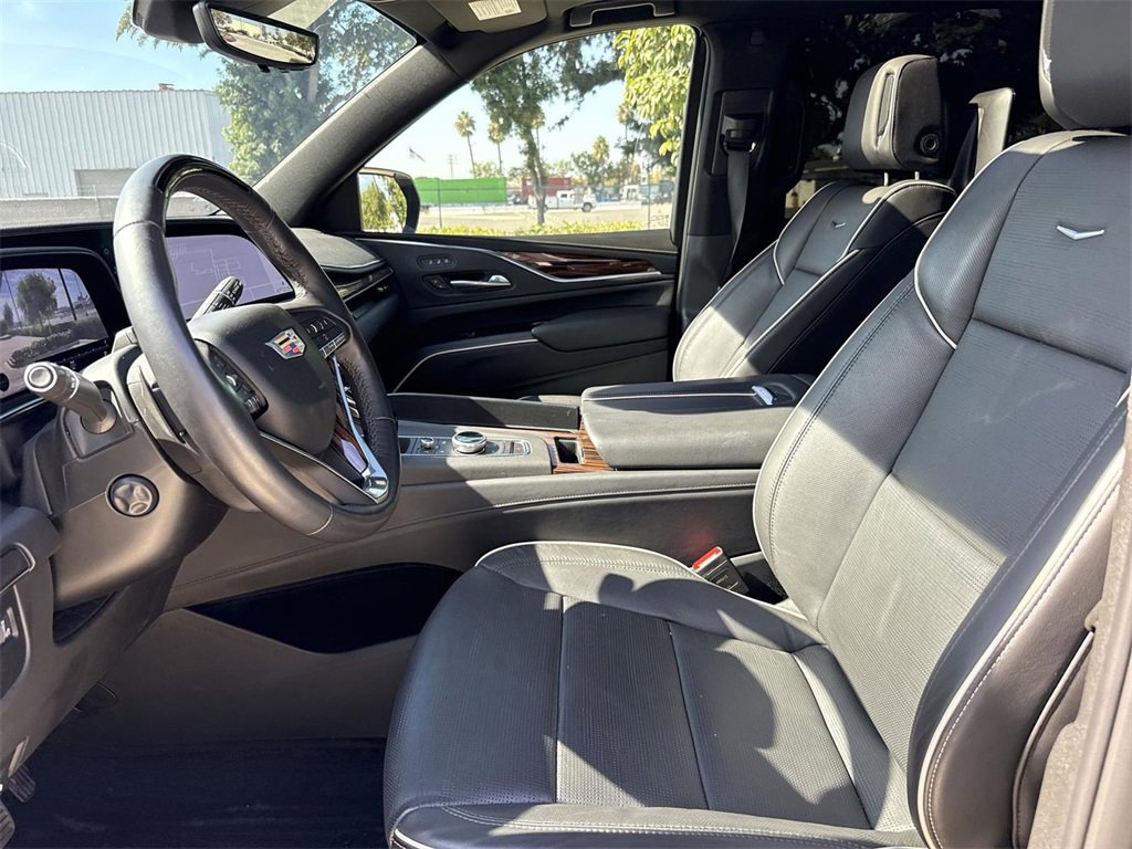 Used 2024 Cadillac Escalade ESV Premium Luxury image 19