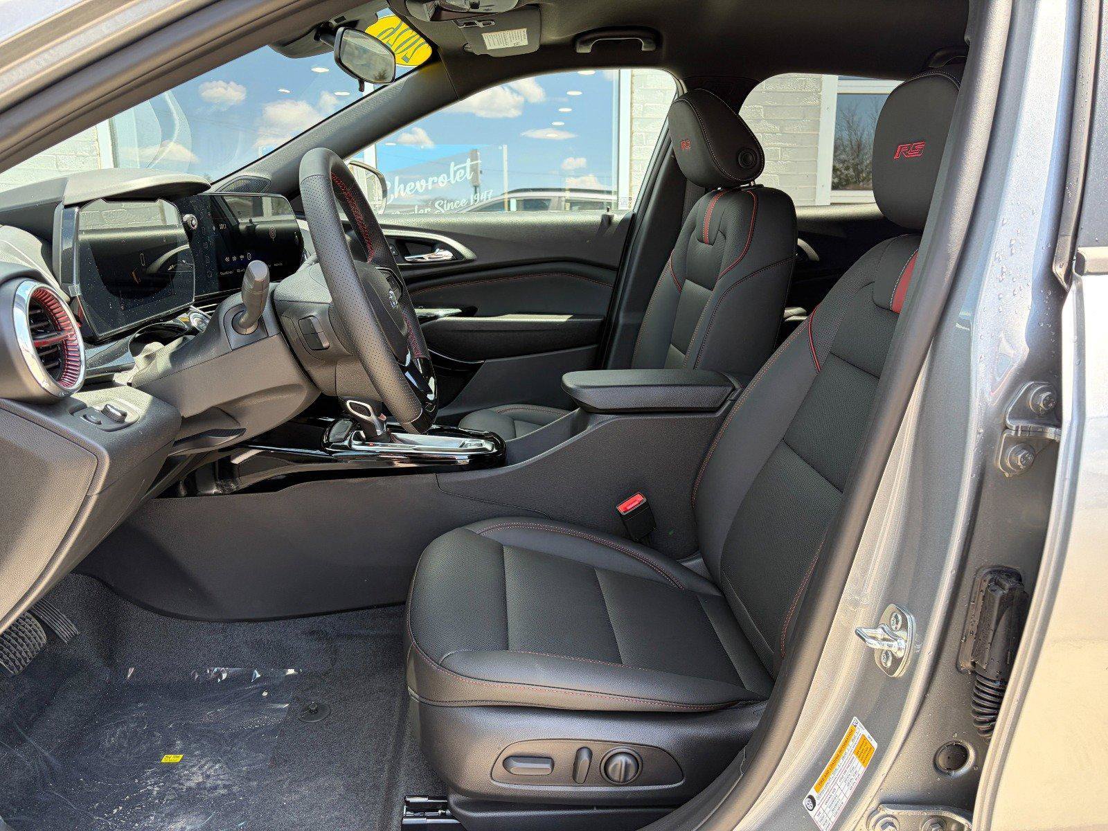 New 2026 Chevrolet Trax RS w/ Driver Confidence Package FWD image 8