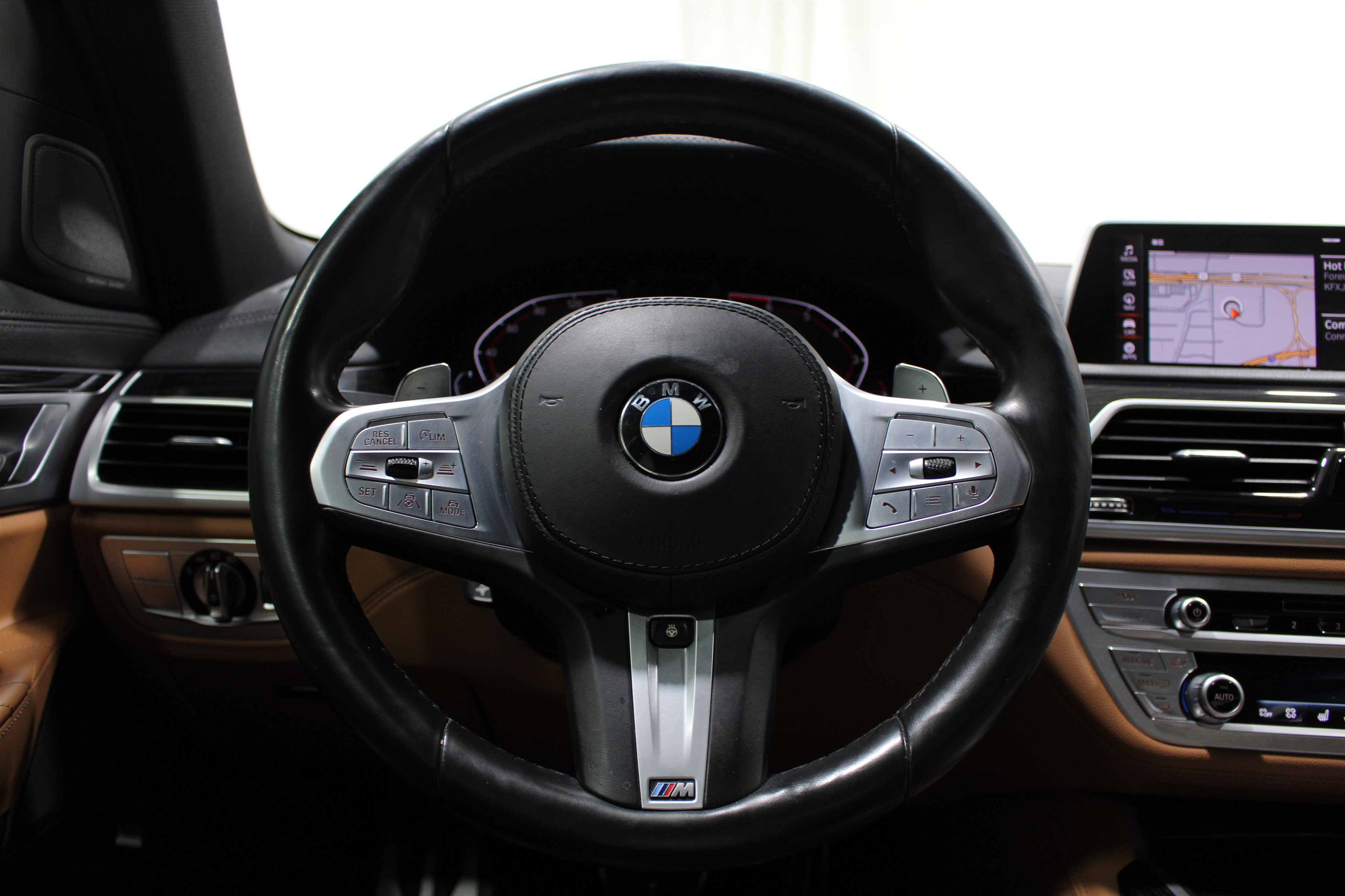 Used 2020 BMW 750i xDrive w/ Executive Package AWD/4WD image 13