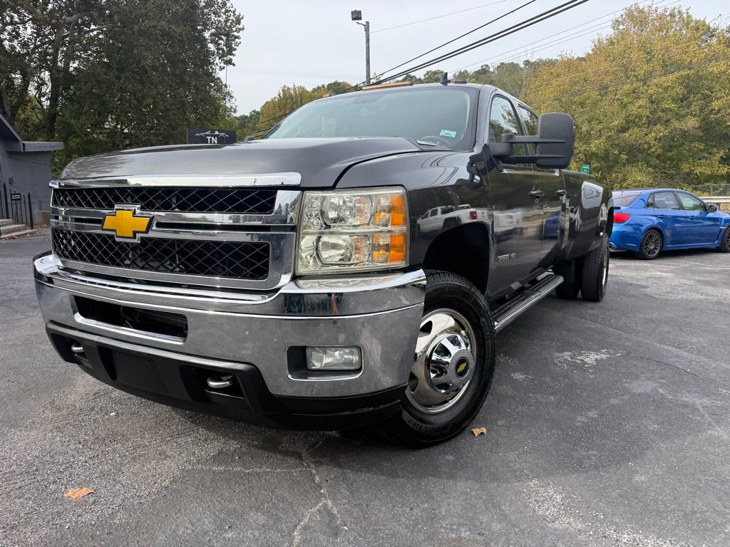 Used 2011 Chevrolet Silverado 3500 LTZ w/ LTZ Plus Package AWD/4WD image 2