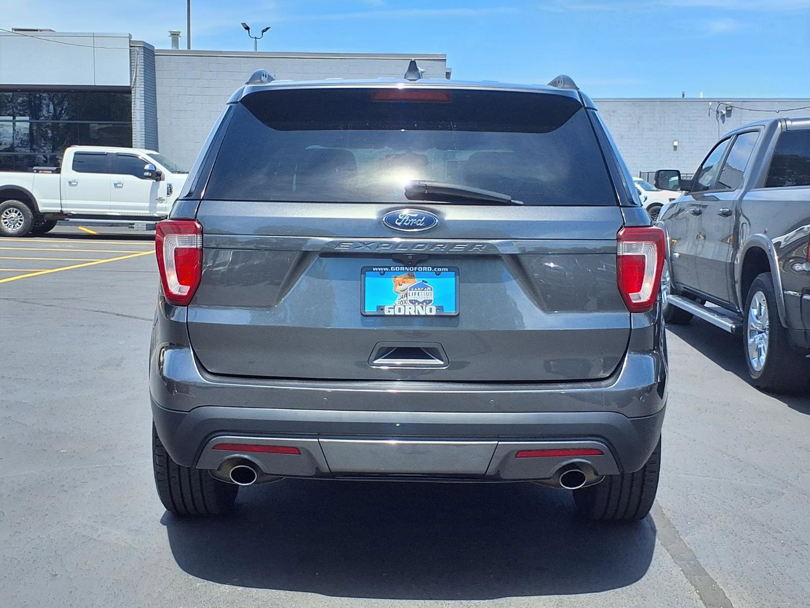 Used 2017 Ford Explorer XLT w/ Equipment Group 202A AWD/4WD image 23