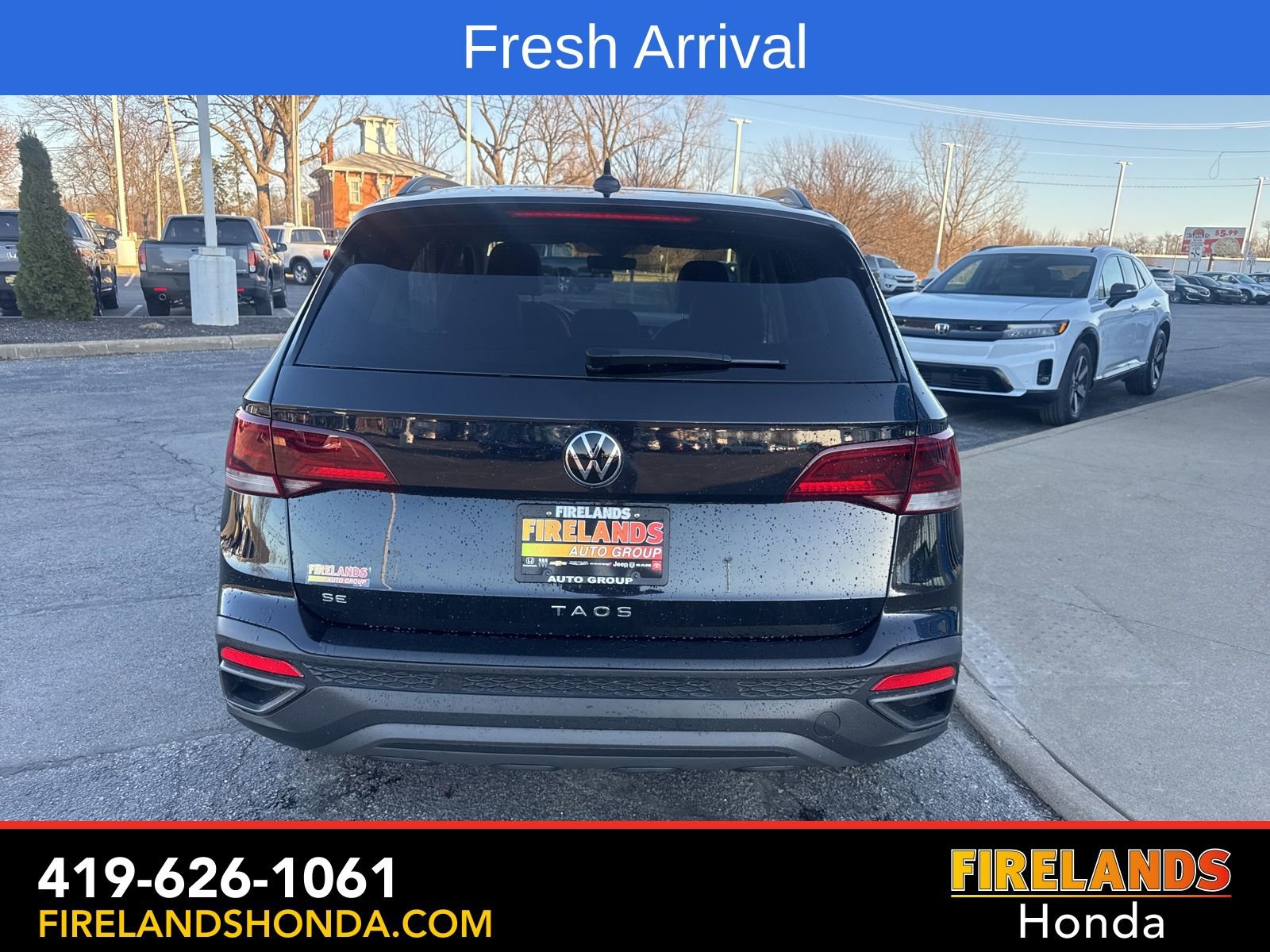 Used 2024 Volkswagen Taos SE image 4