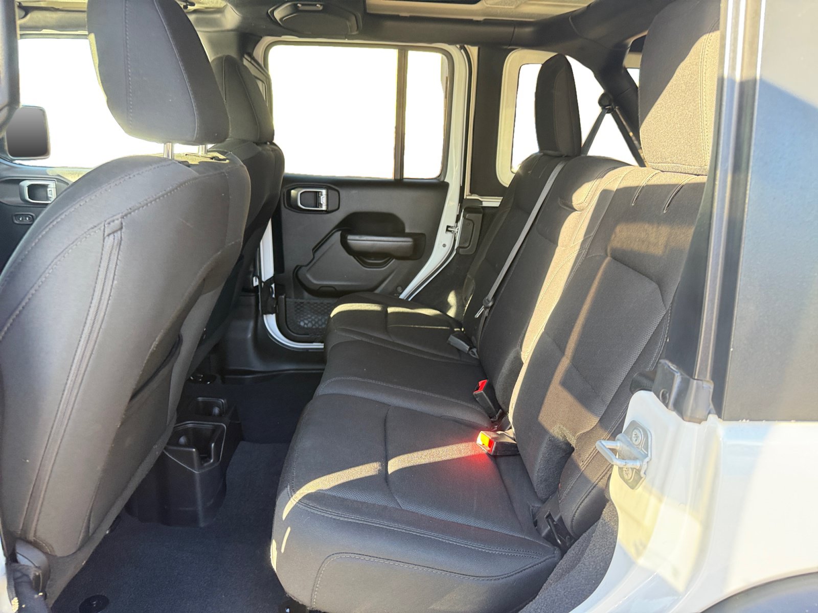 Used 2018 Jeep Wrangler Unlimited Sport S AWD/4WD image 16