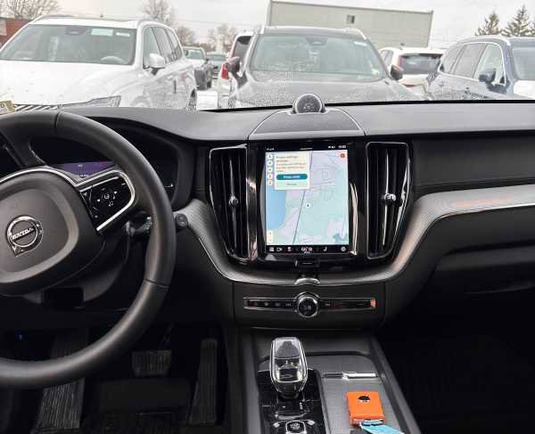 Used 2025 Volvo XC60 T8 Polestar w/ Protection Package Premier image 4