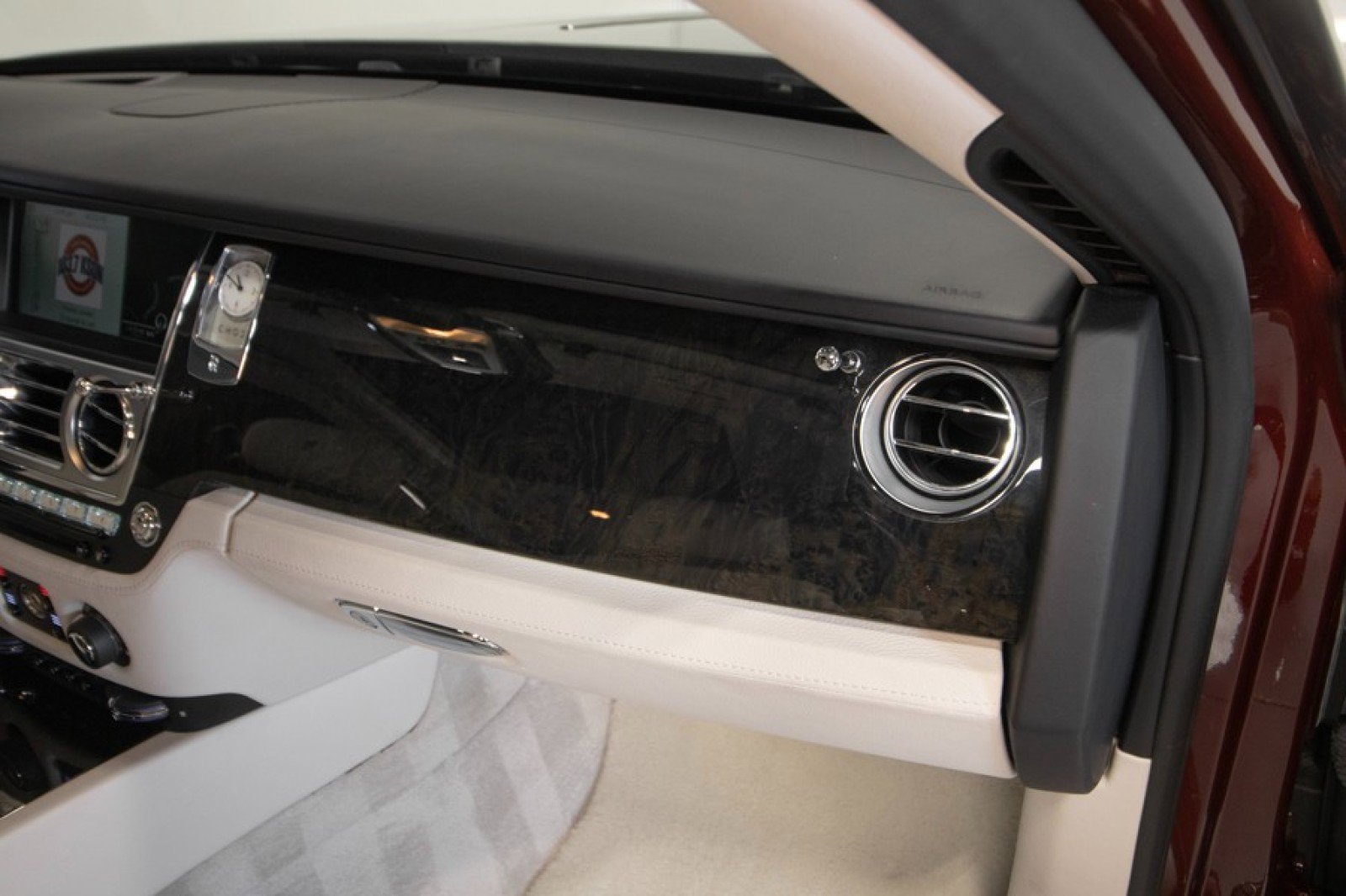 Used 2015 Rolls-Royce Ghost Extended Wheelbase image 69