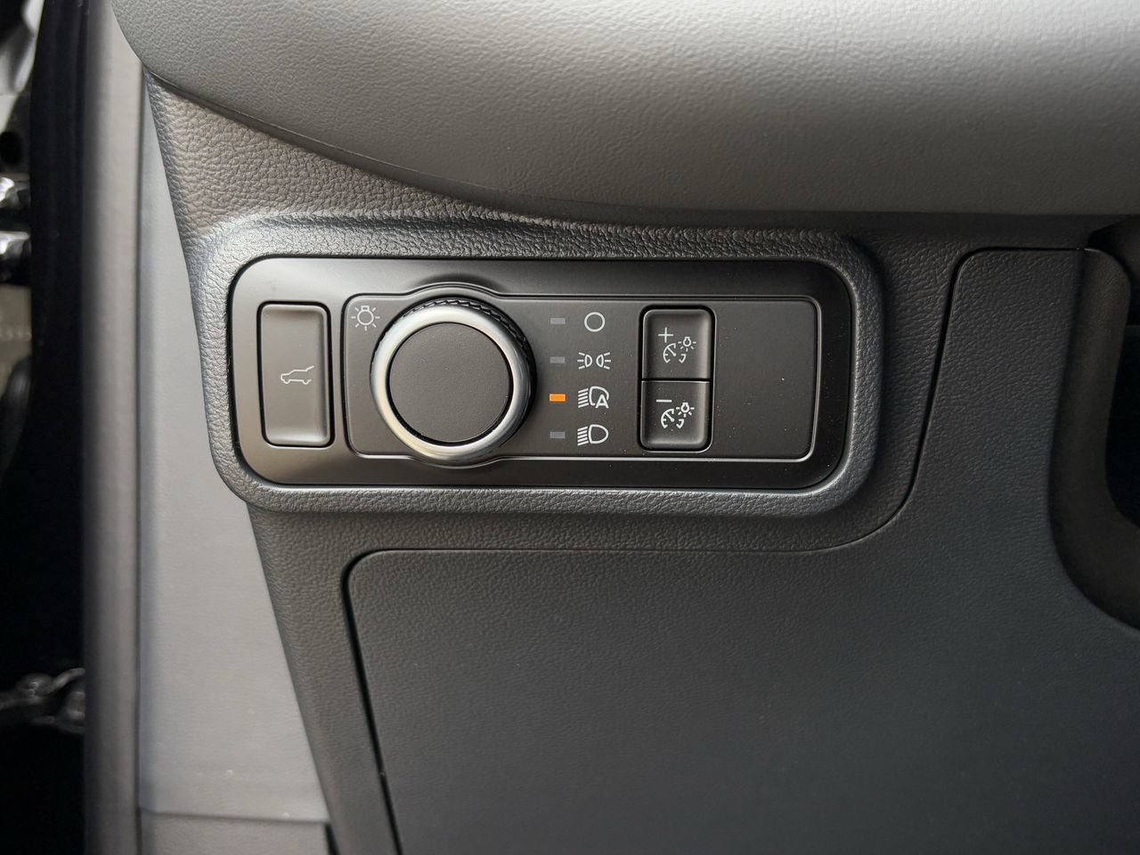 New 2026 Ford Explorer Active RWD image 22