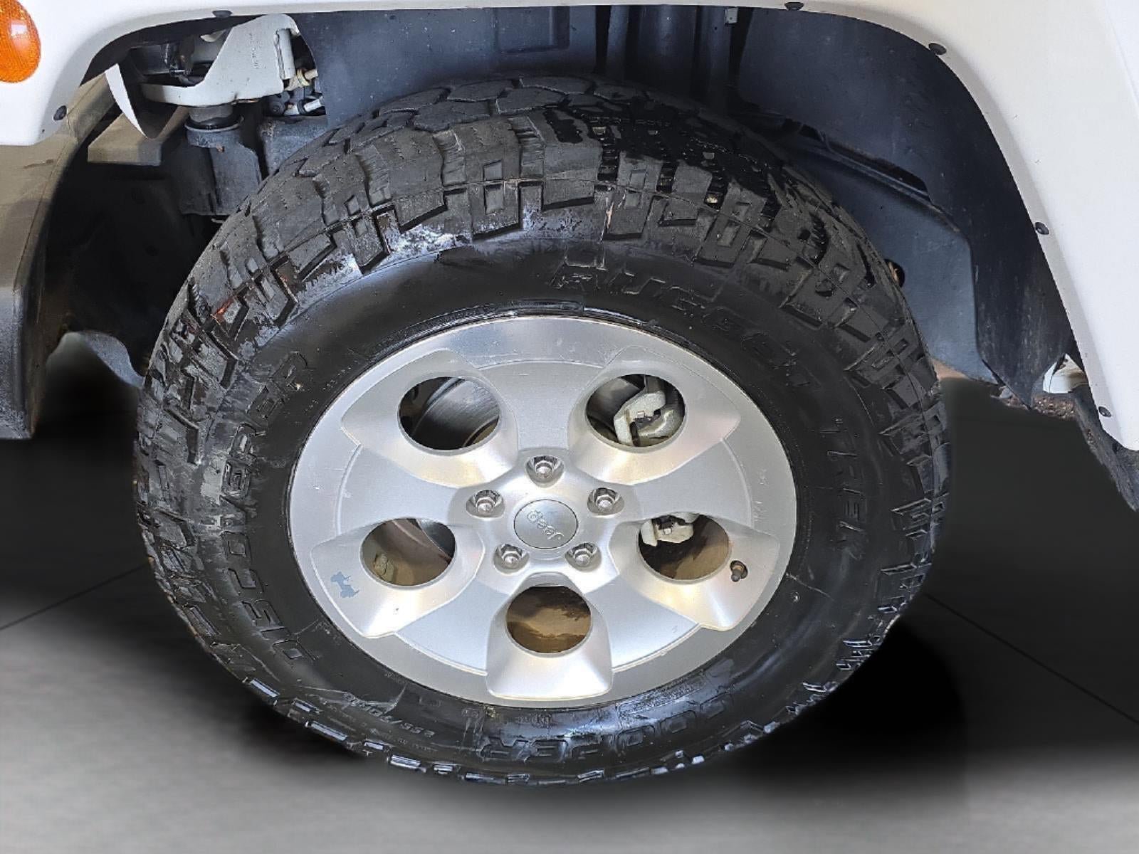 Used 2015 Jeep Wrangler Sahara w/ Connectivity Group AWD/4WD image 19
