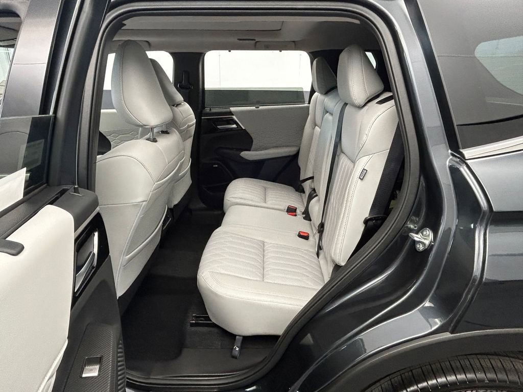 New 2026 Mitsubishi Outlander SEL FWD image 26
