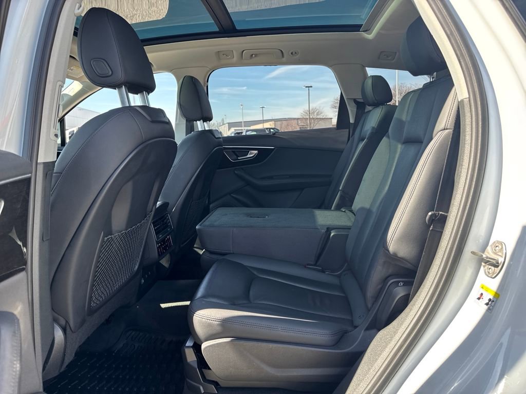 Used 2022 Audi Q7 3.0T Prestige image 15