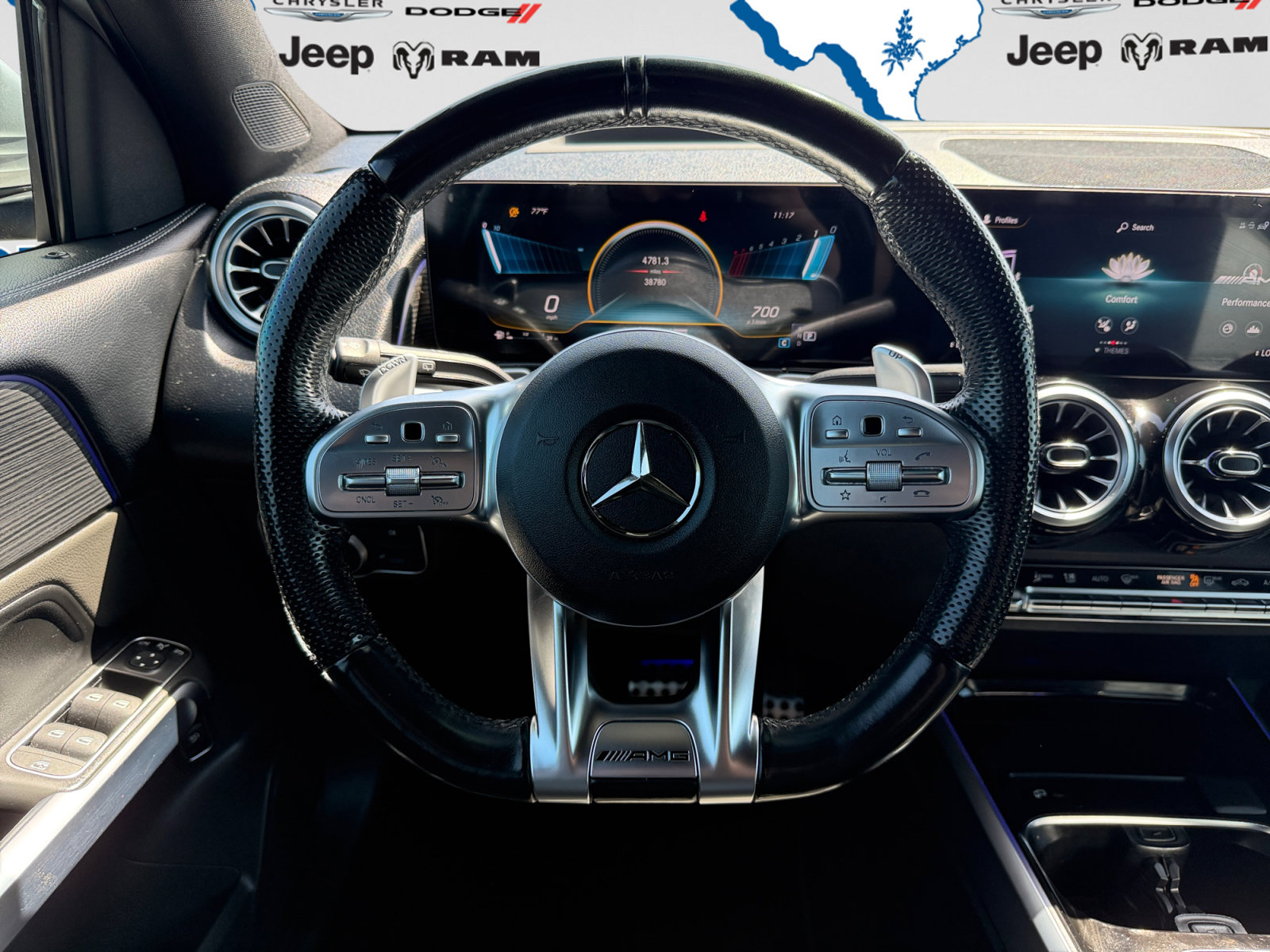 Used 2022 Mercedes-Benz GLB 35 AMG 4MATIC image 13