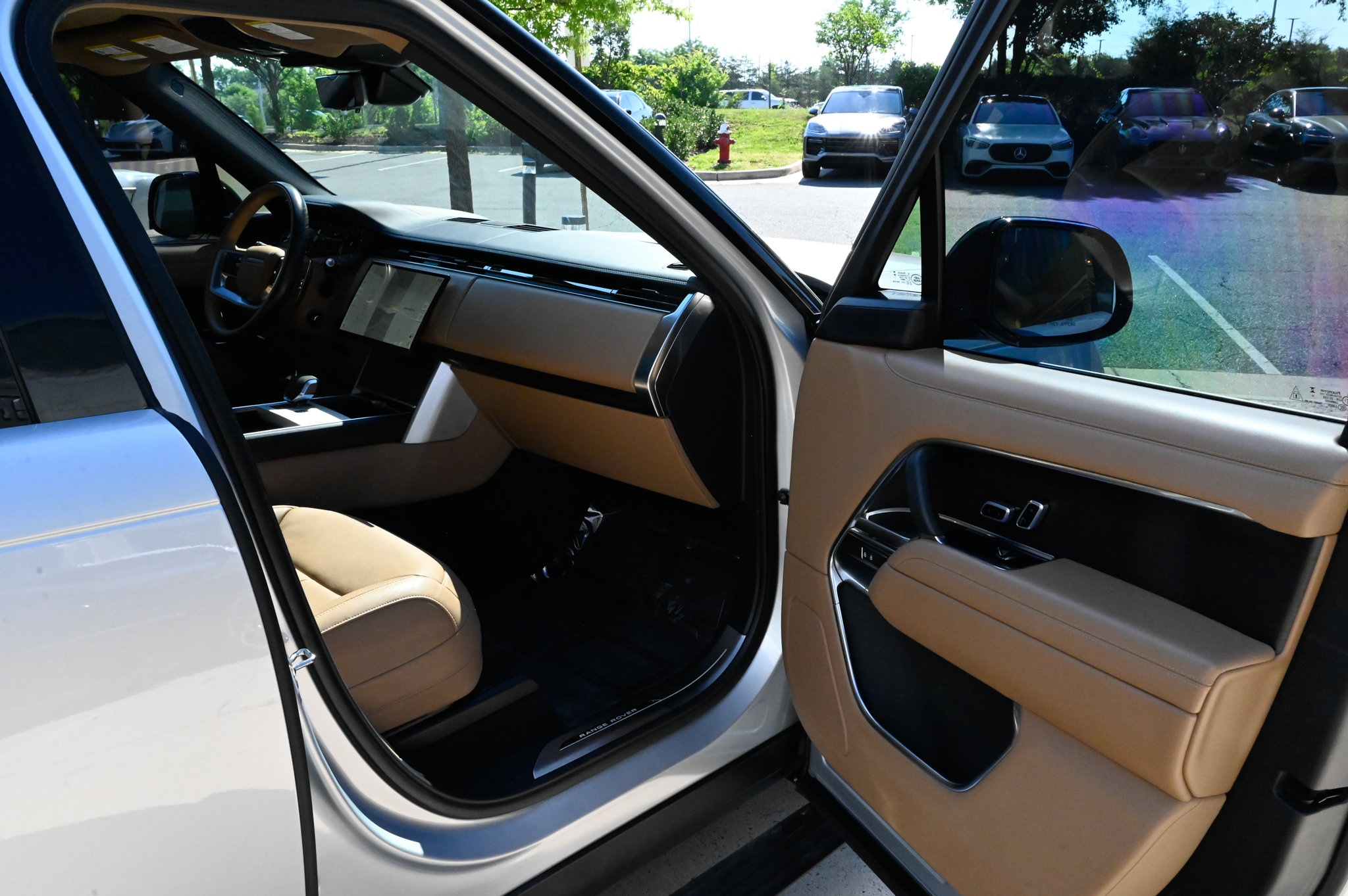 Used 2025 Land Rover Range Rover SE AWD/4WD image 50