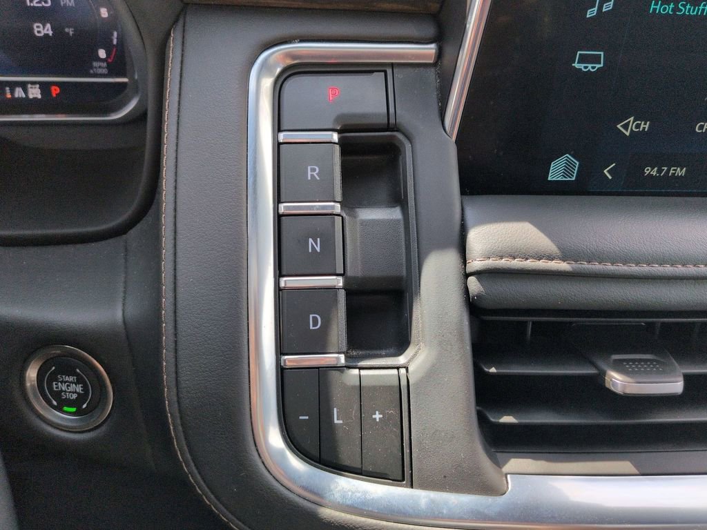 Used 2023 Chevrolet Suburban High Country image 26