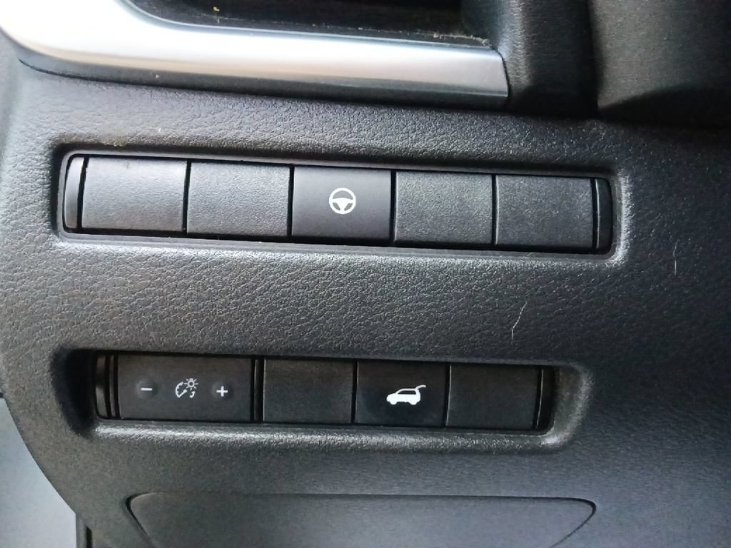 Used 2021 Nissan Rogue SL FWD image 17