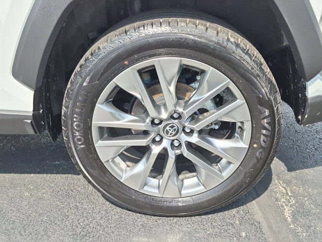 Certified 2025 Toyota RAV4 Limited w/ Advanced Technology Package AWD/4WD image 8