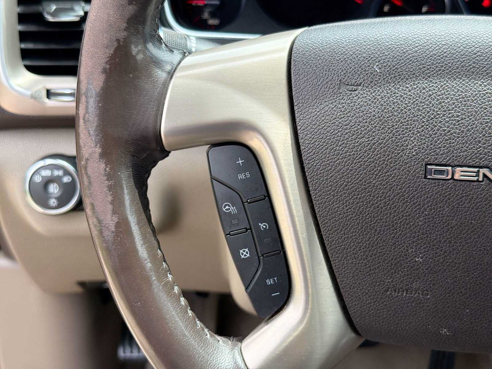 Used 2016 GMC Acadia Denali AWD/4WD image 21