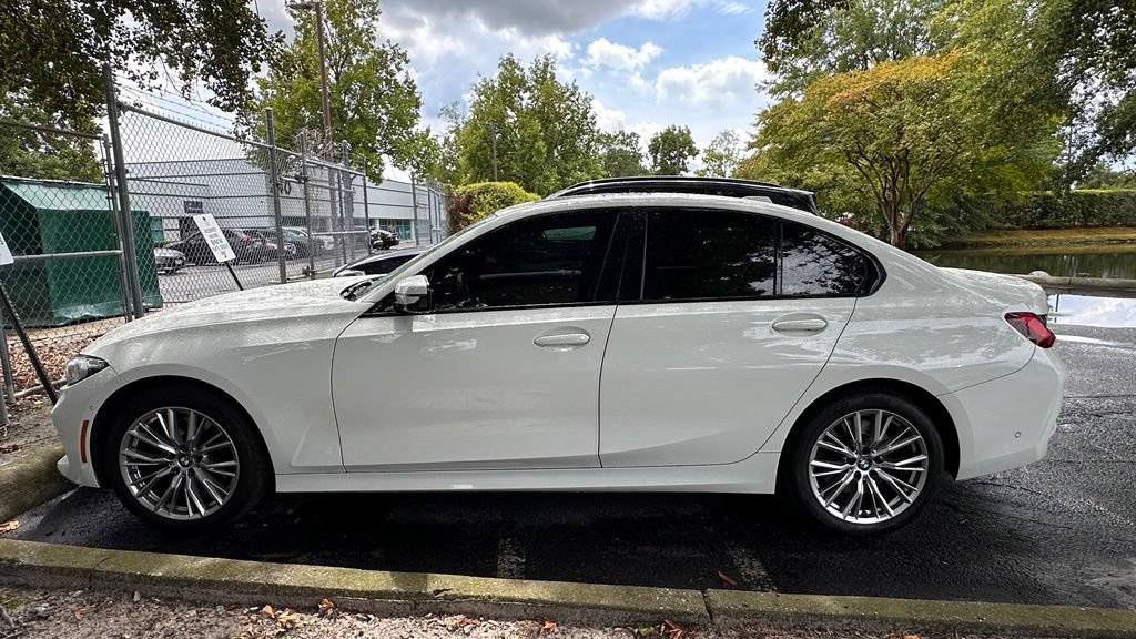 Used 2023 BMW 330i Sedan w/ Premium Package RWD image 10