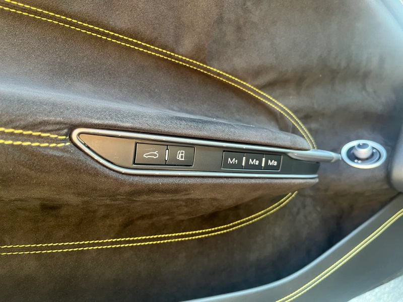 Used 2018 Ferrari GTC4Lusso AWD/4WD image 16