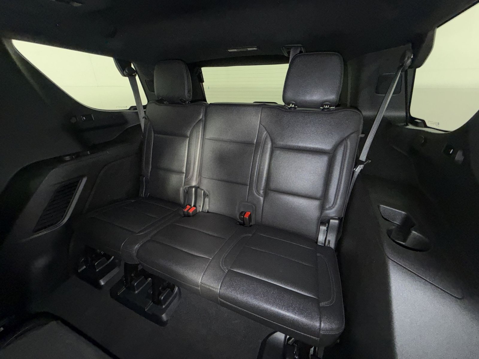 Used 2023 Chevrolet Tahoe Z71 w/ Luxury Package AWD/4WD image 26
