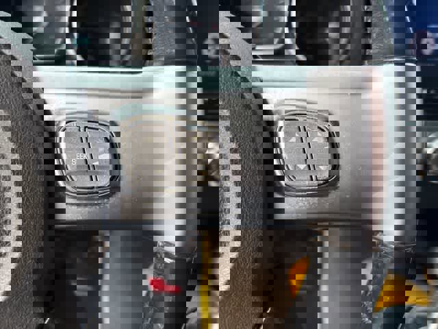 Used 2003 Chevrolet SSR w/ Preferred Equipment Group image 13