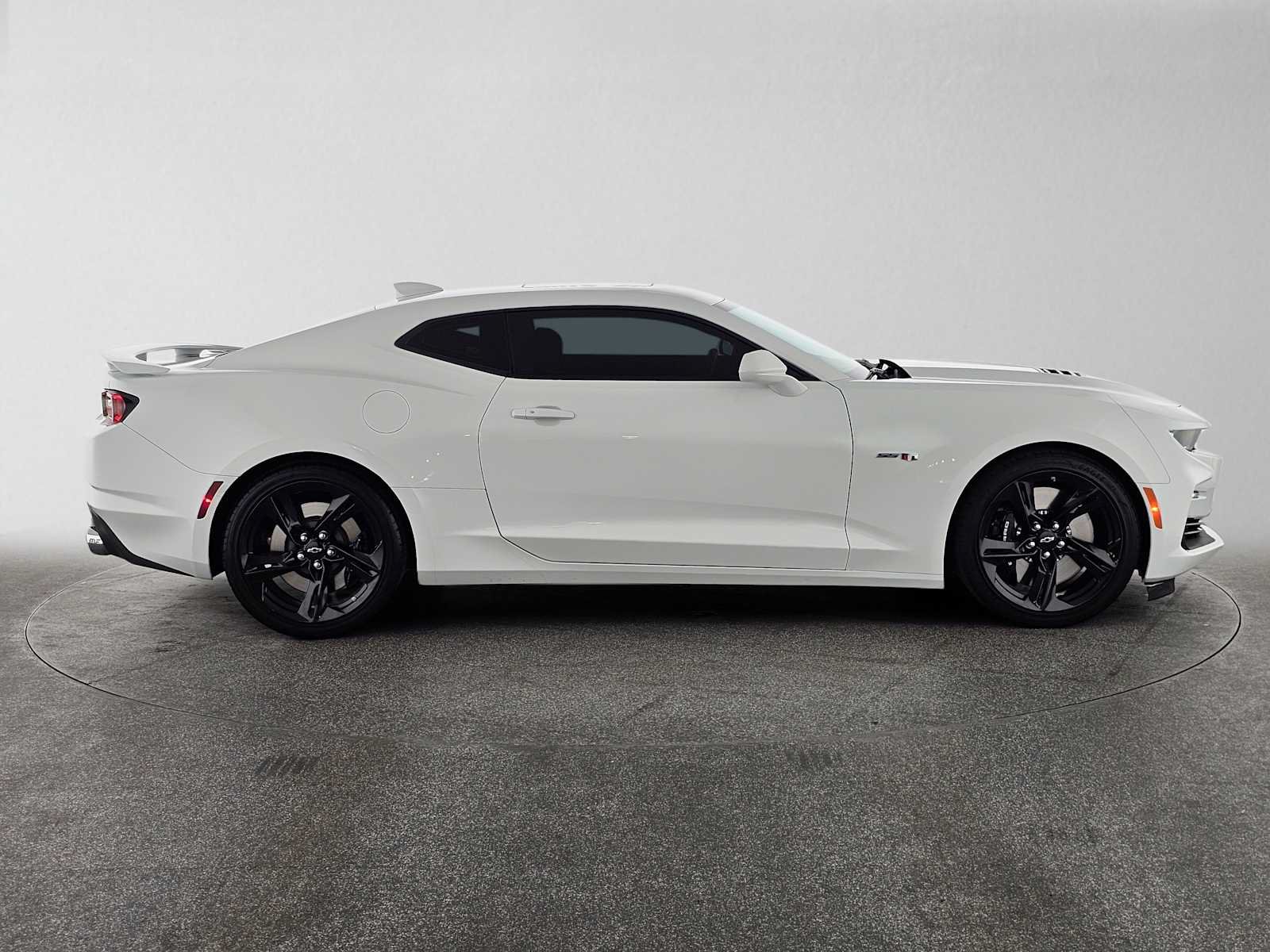 Used 2022 Chevrolet Camaro SS RWD image 2