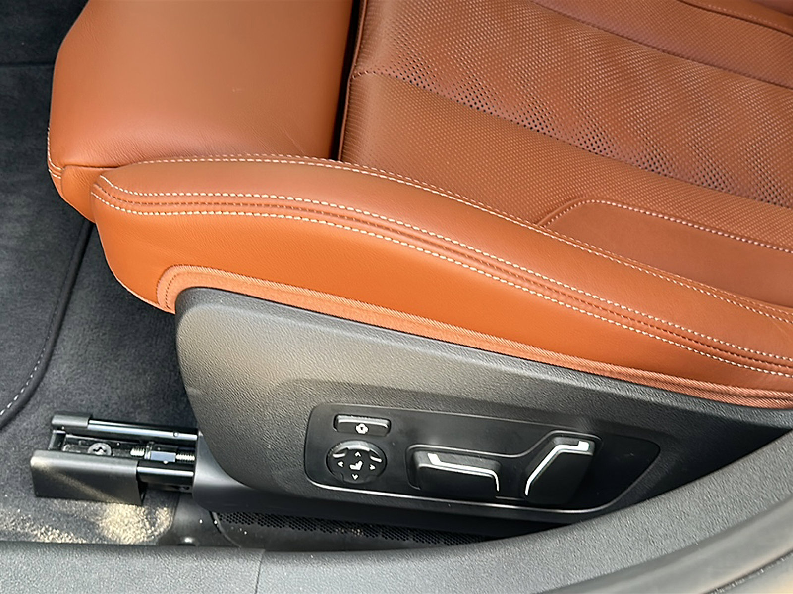 Used 2025 BMW M3 Competition w/ Executive Package image 17