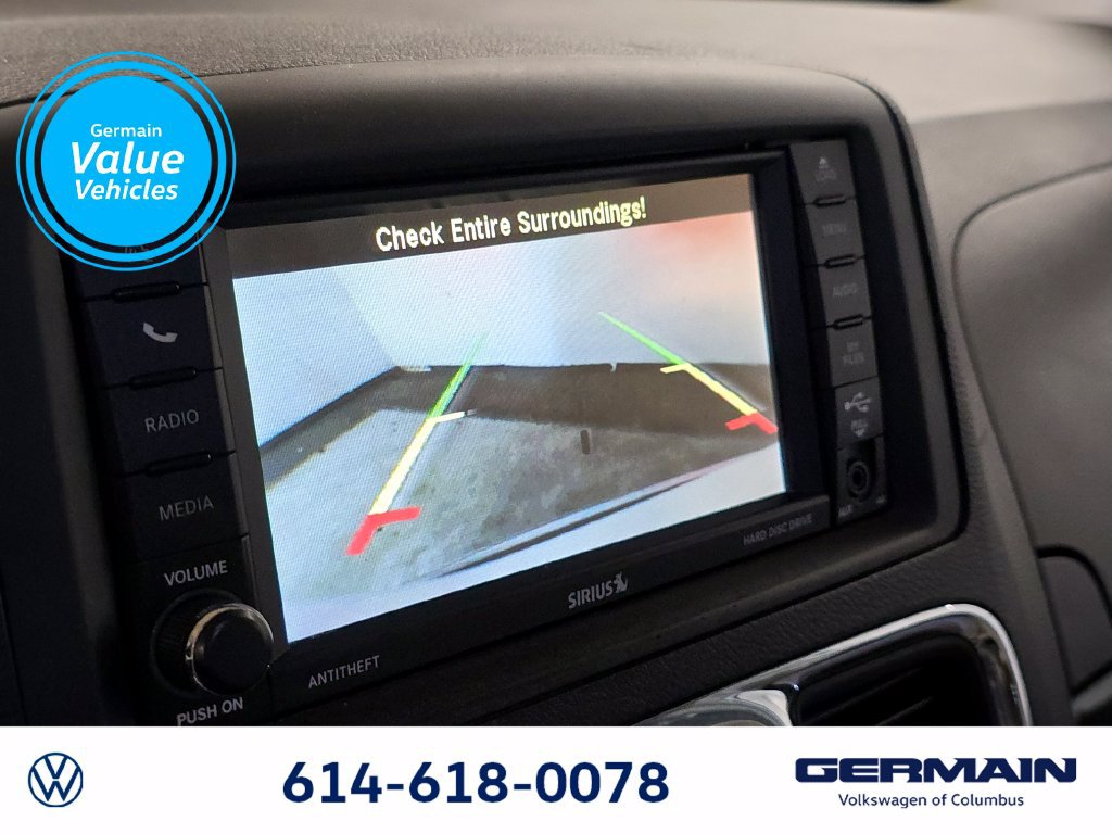 Used 2014 Chrysler Town & Country Touring FWD image 26