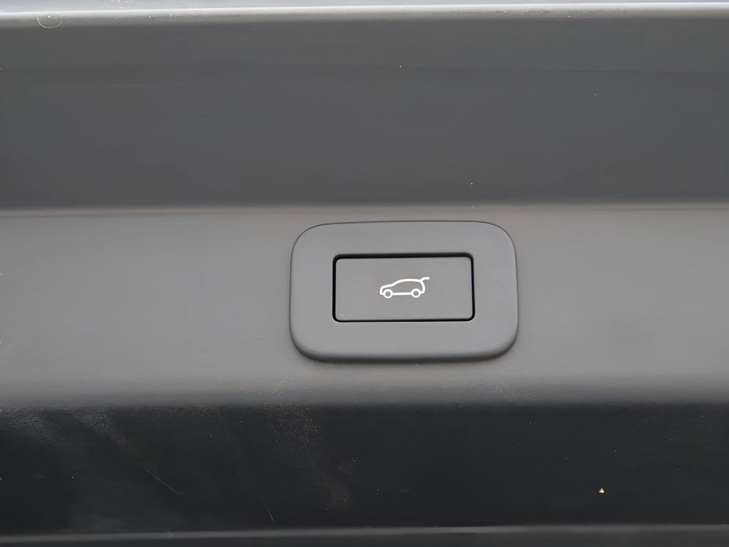 Used 2026 Land Rover Range Rover Sport Dynamic SE AWD/4WD image 16