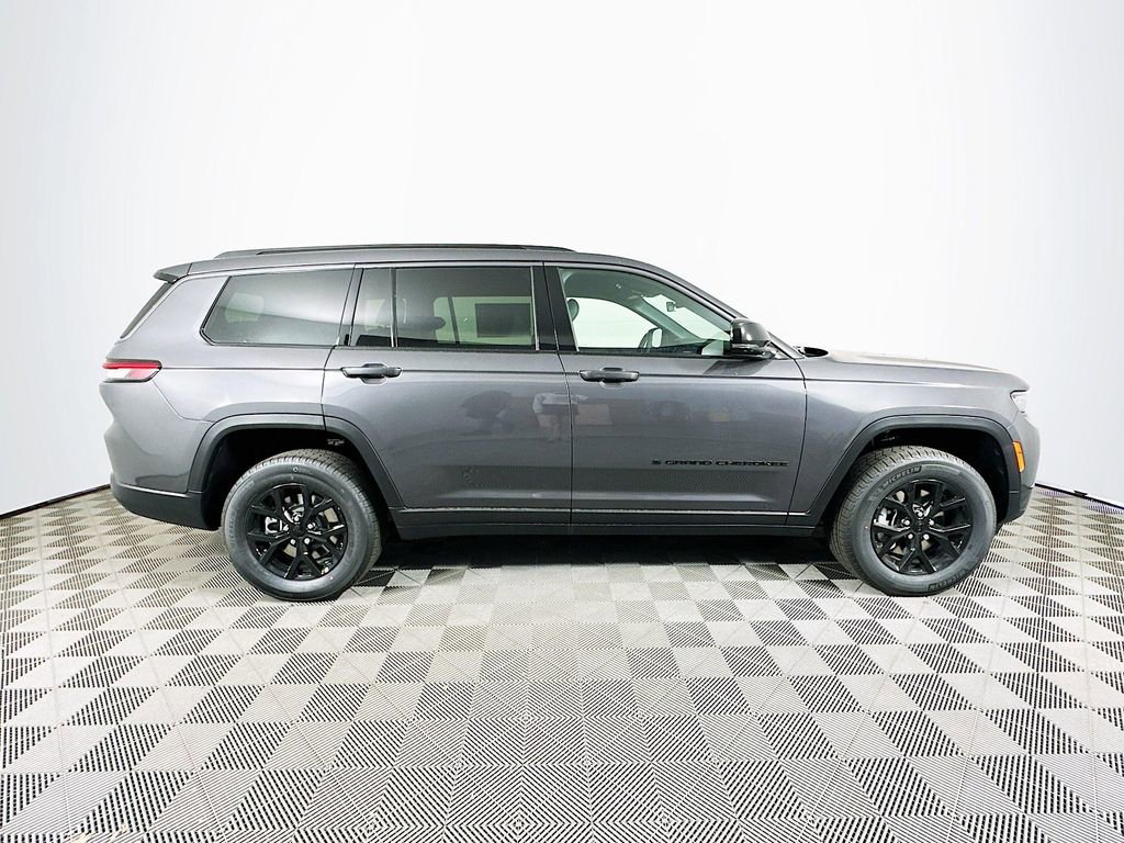 New 2026 Jeep Grand Cherokee L 4WD image 11
