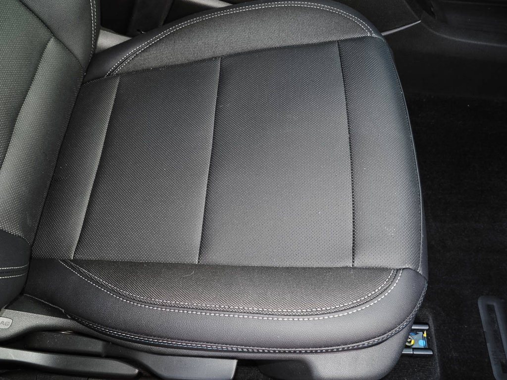 Used 2025 Chevrolet Equinox EV LT w/ Convenience Package FWD image 19