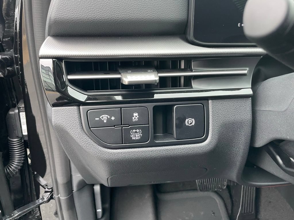 New 2026 Kia Sportage LX FWD image 10