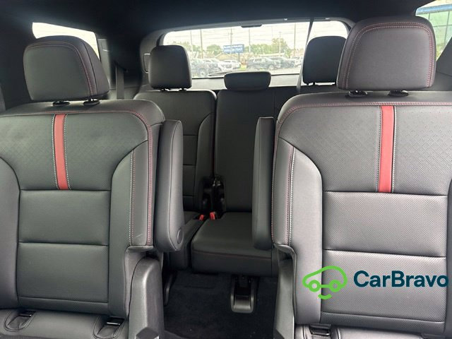 Used 2024 Chevrolet Traverse RS AWD/4WD image 9