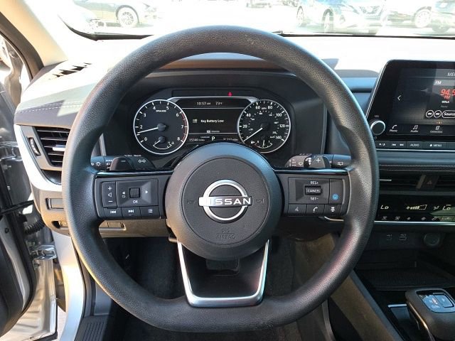 Used 2023 Nissan Rogue SV image 15