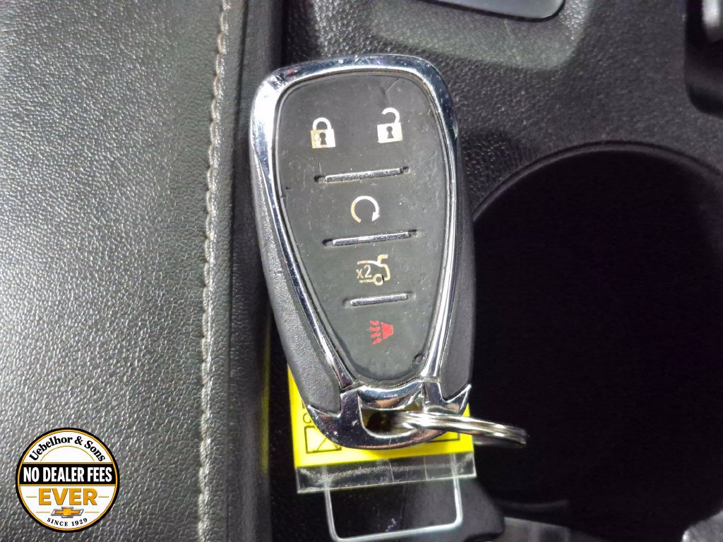 Used 2020 Chevrolet Camaro LT RWD image 25