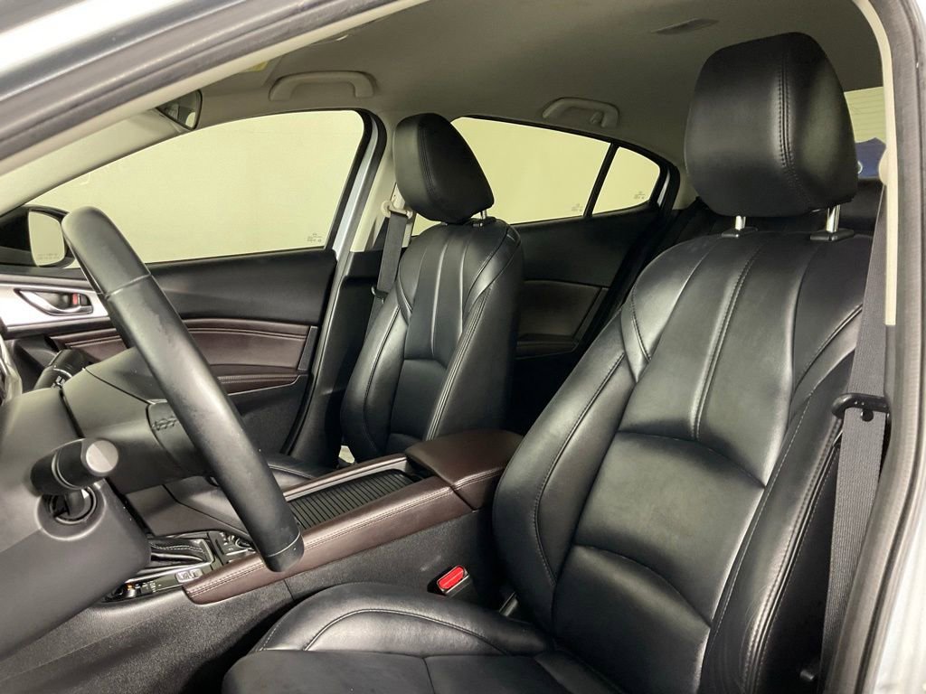 Used 2018 MAZDA MAZDA3 Touring FWD image 14